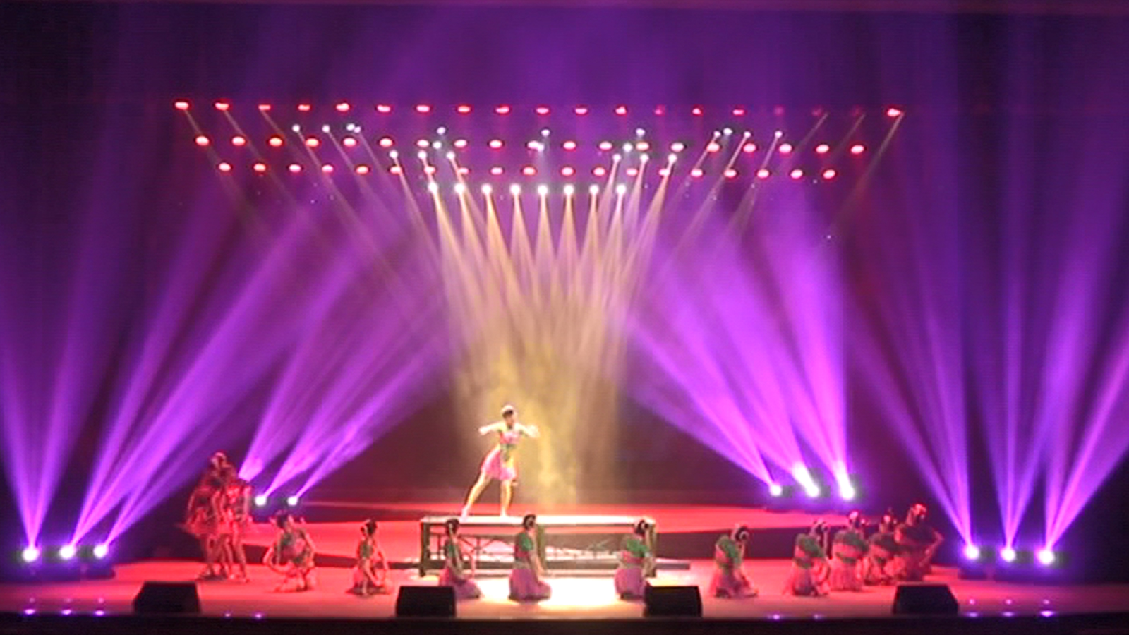 衢州 舞蹈《嬉編》.jpg